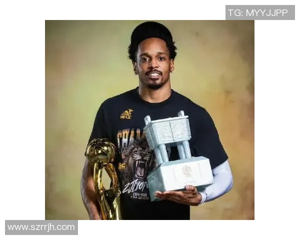 巴里-布朗当选CBA最有价值球员,成就赛季辉煌 巴里-布朗当选CBA最有价值球员,成就赛季辉煌